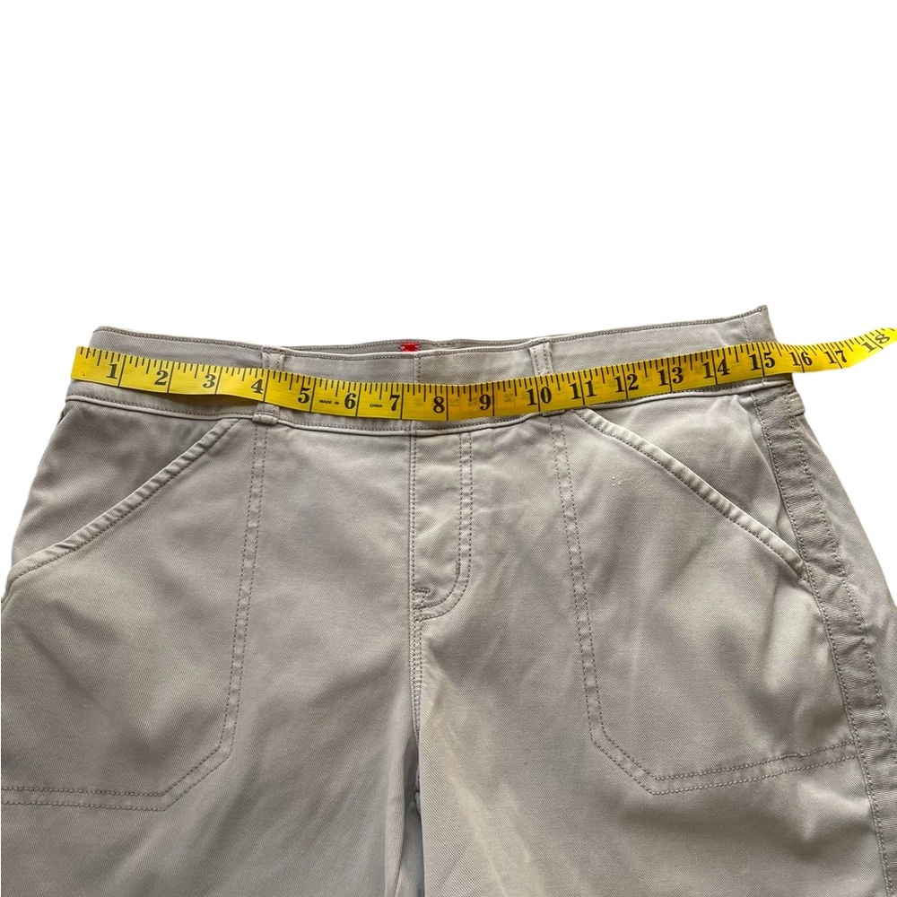 SPANX Gray Cargo Shorts Stretchy Casual Size M - Picture 7 of 10